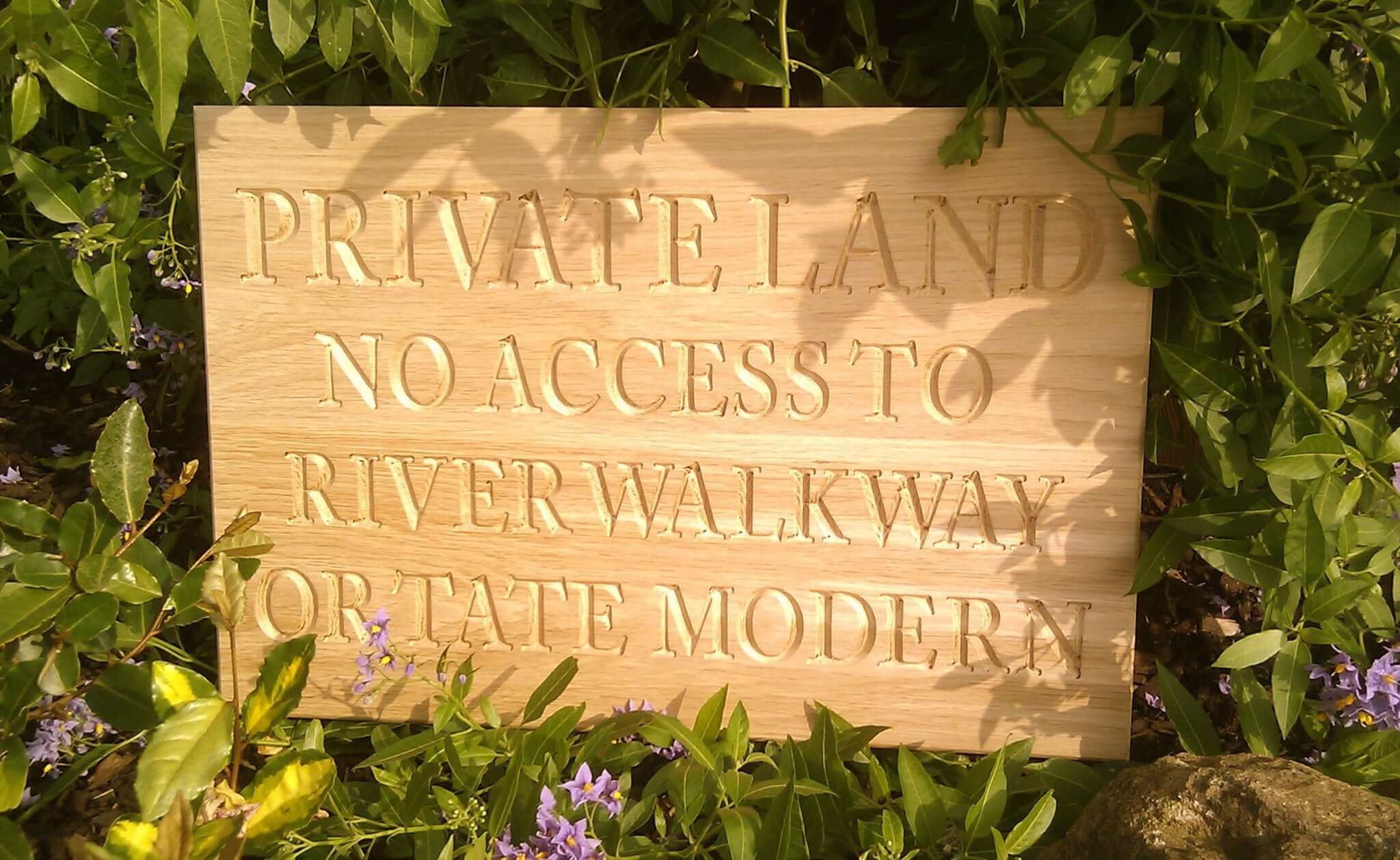 House Sign - Triple Extra Large - 720 x 400mm - Bramble Signs Engraved Wall Mounted & Freestanding Oak House Signs, Plaques, Nameplates and Wooden Gifts FONT: GOUDYOLD