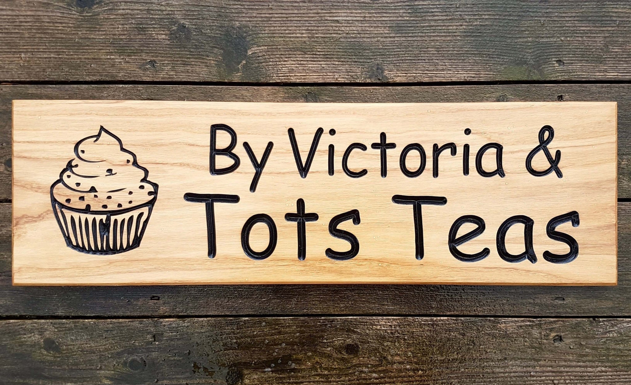 House Sign - Extra Extra Large - 720 x 220mm - Bramble Signs Engraved Wall Mounted & Freestanding Oak House Signs, Plaques, Nameplates and Wooden Gifts FONT: COMIC SANS