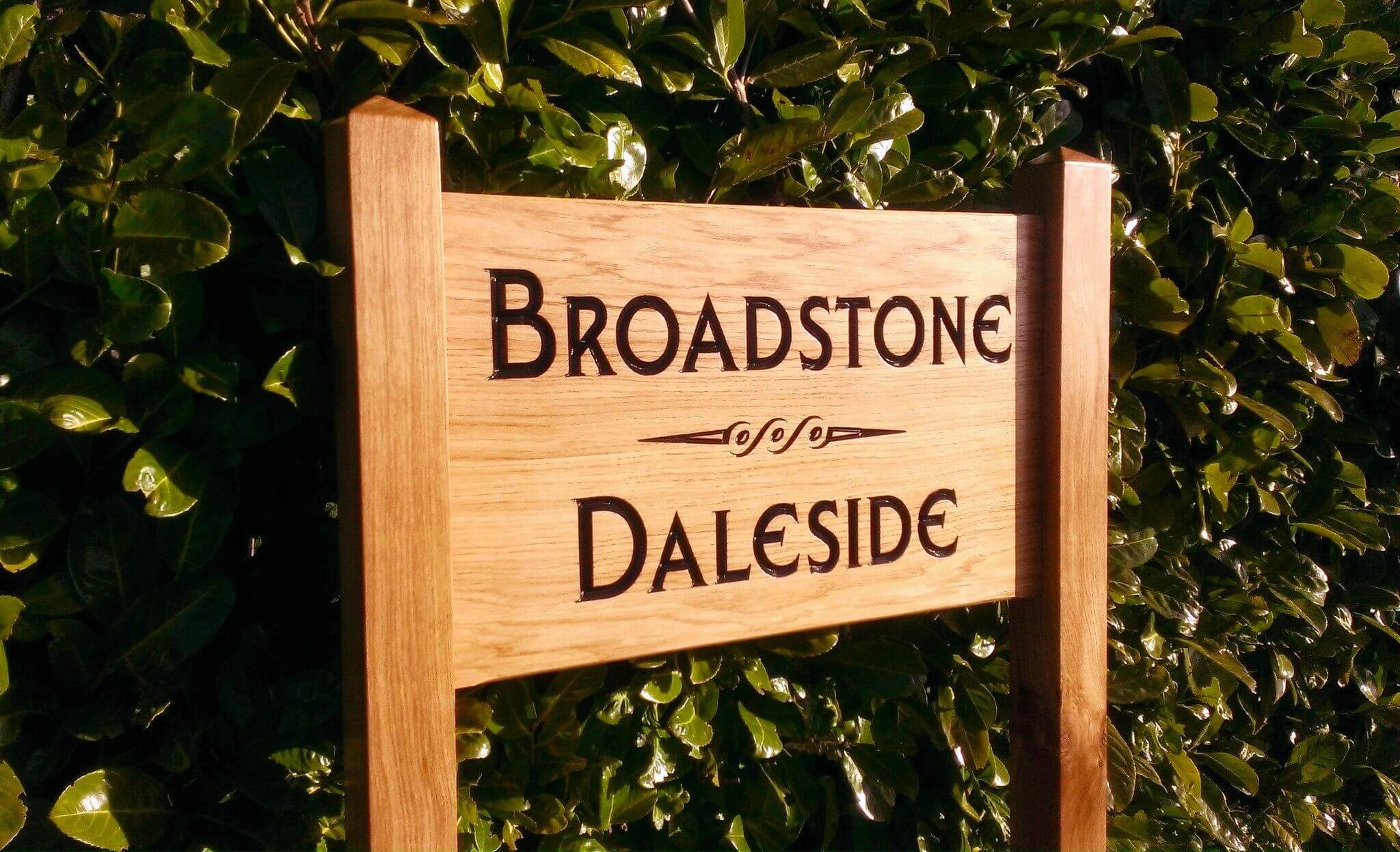 Ladder Sign - Extra Large - 720 x 400mm - Posts 70 x 70 x 1520mm - Bramble Signs Engraved Wall Mounted & Freestanding Oak House Signs, Plaques, Nameplates and Wooden Gifts
