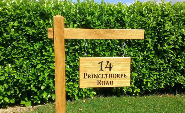 Oak Gallows Sign Bracket & Double-Sided Sign